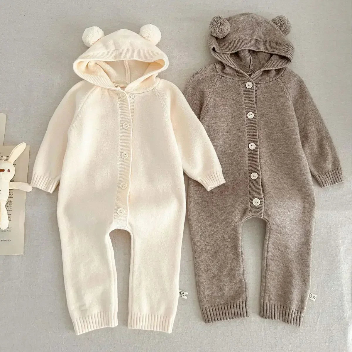 אוברול סרוג לתינוק CozyBear לגיל 0-3 שנים – חום־אפור
