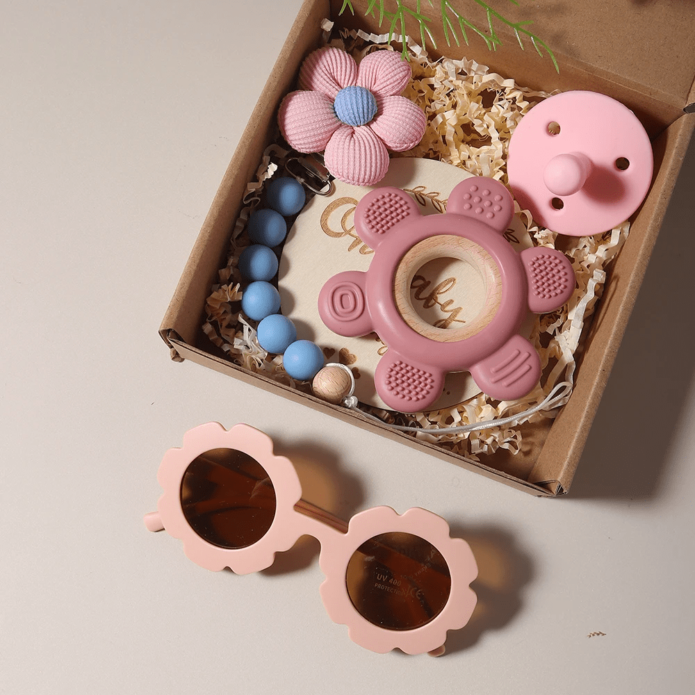סט משקפי שמש ונשכן לתינוק – תמונת מוצר